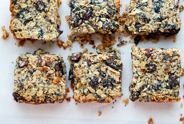chewy black mission fig granola bars + healthier kids // brooklyn supper