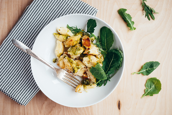 kale pesto shells and cheese // brooklyn supper