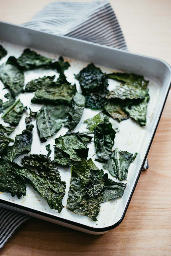 kale cauliflower soup with kale chips // brooklyn supper