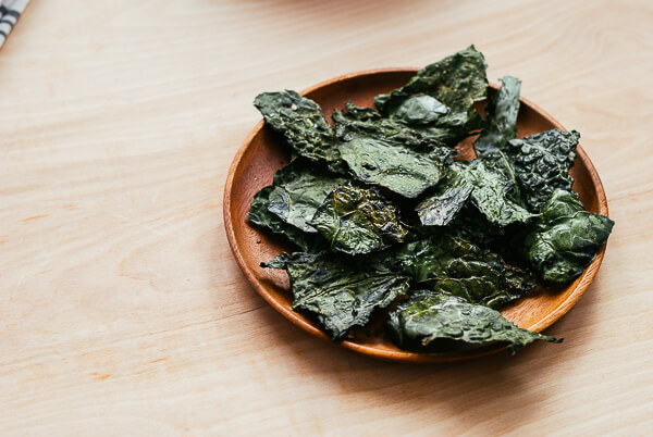 kale cauliflower soup with kale chips // brooklyn supper