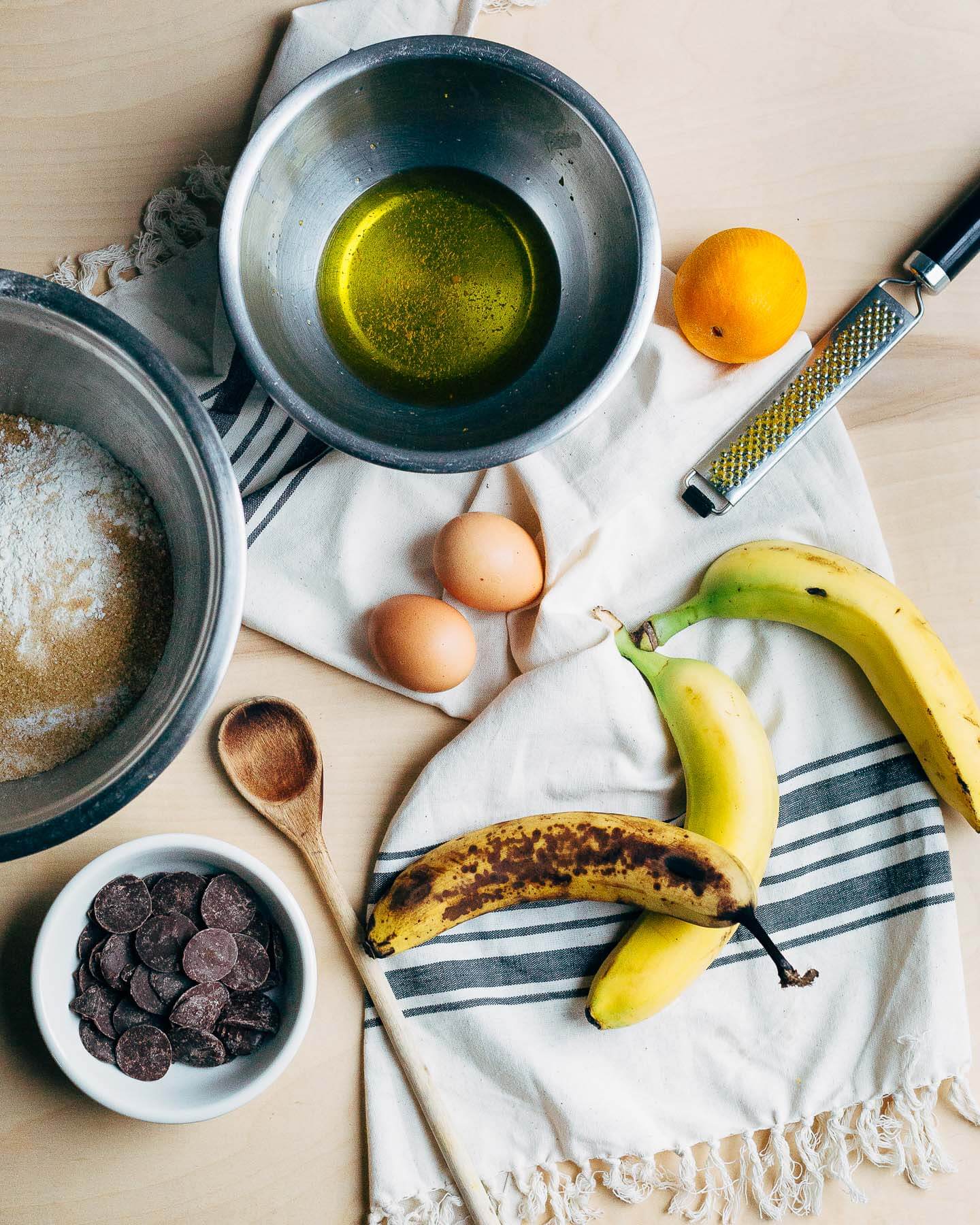 chocolate chip banana bread // brooklyn supper