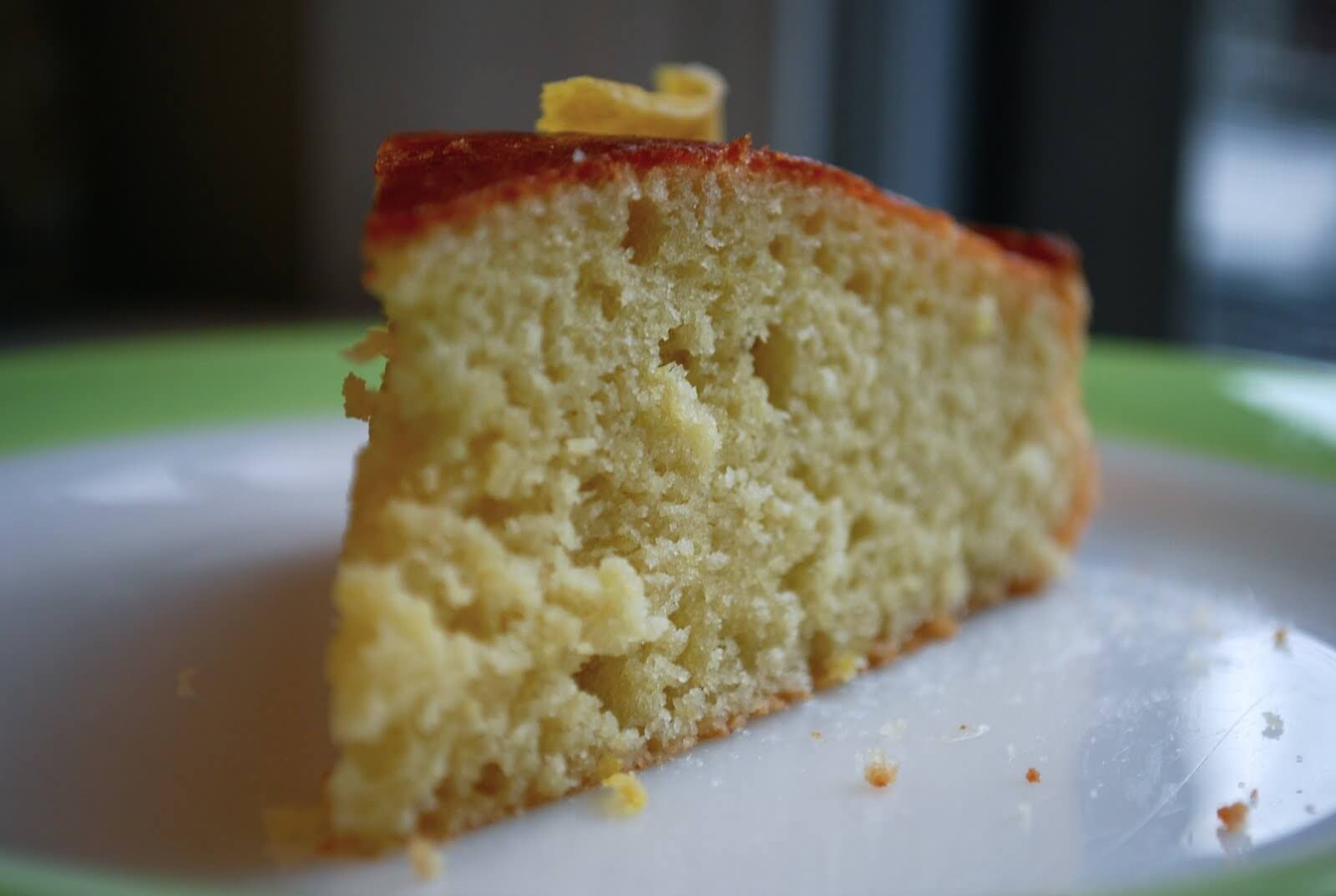 simple yogurt cake with lemon