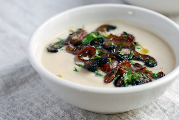 A bowl of cauliflower soup