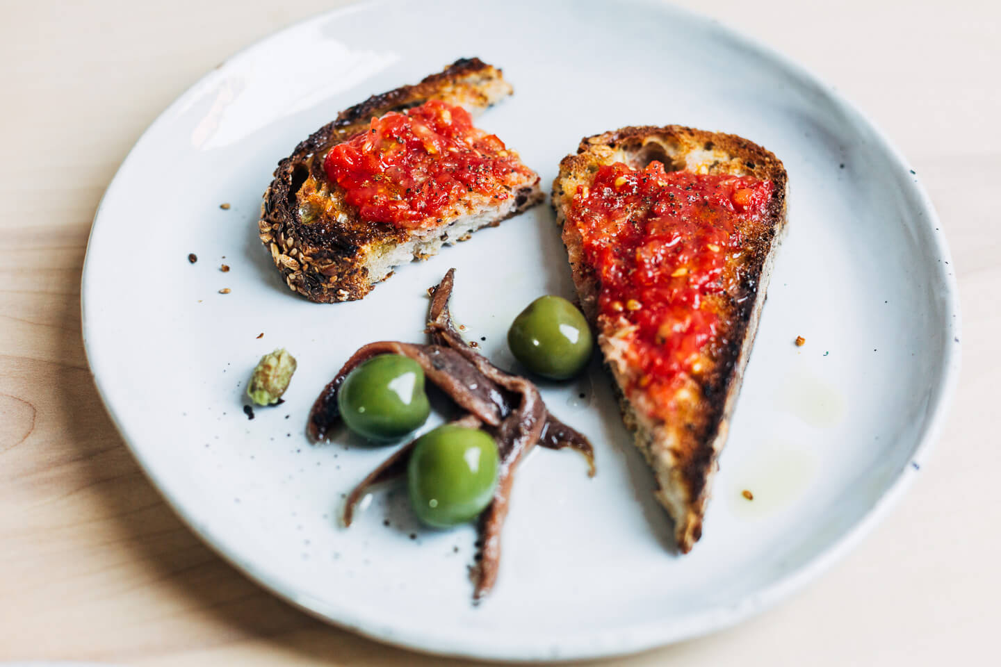 Pan con tomate, plated up. 