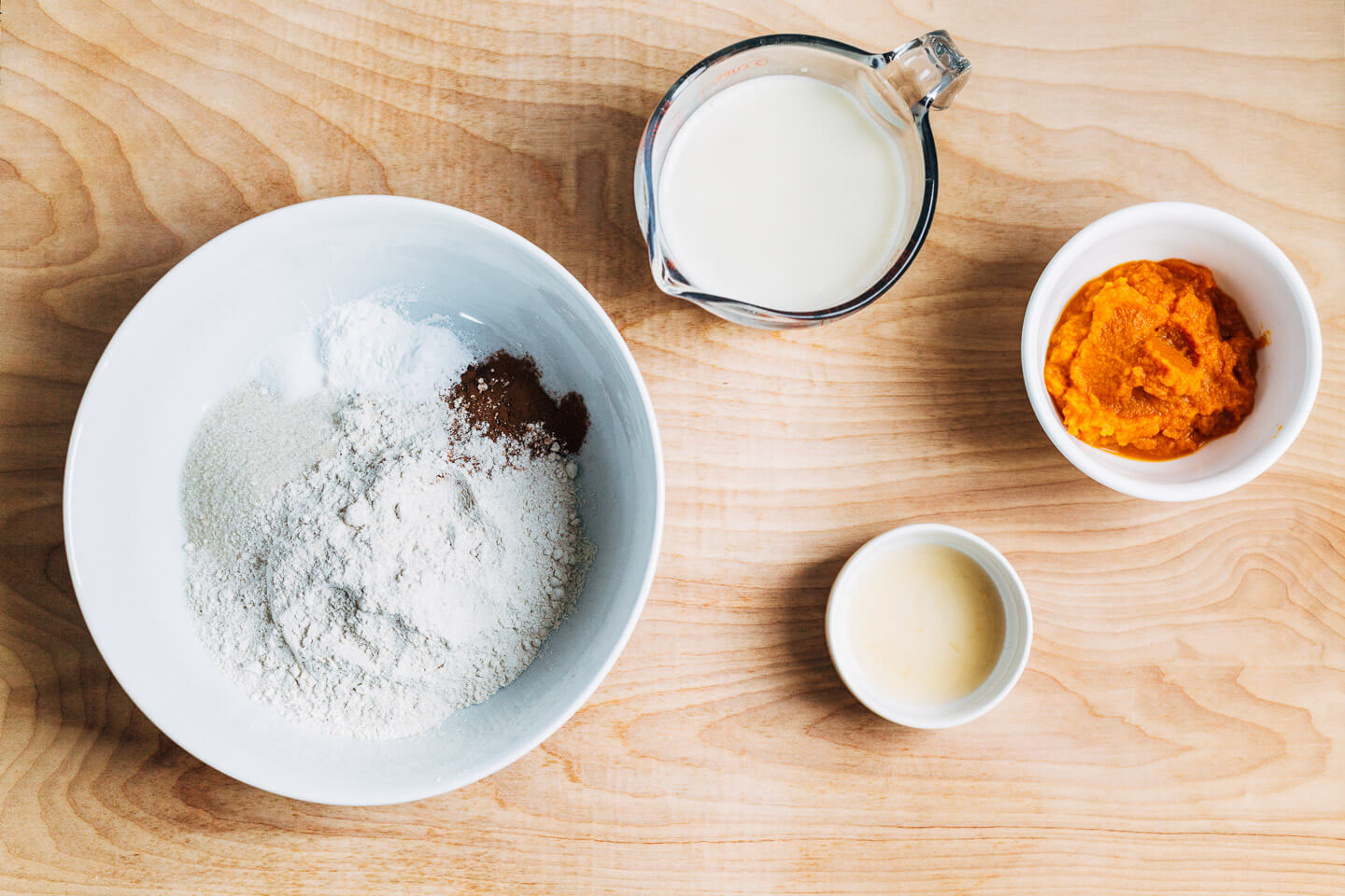 Vegan pumpkin pancake ingredients.